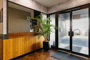 Reception - Boomerang Motor Hotel (West Mackay)