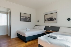 Basic Triple Room, Non Smoking | Desk, free WiFi, bed sheets