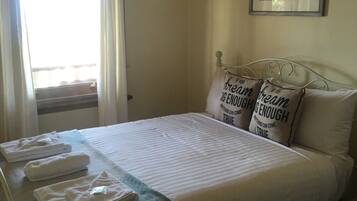 Basic Twin Room, Shared Bathroom
