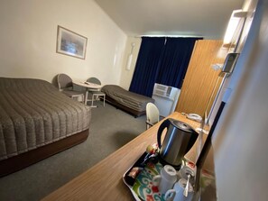 Premium bedding, desk, iron/ironing board, free WiFi - Coolabah Motel Walgett (Walgett)