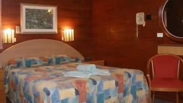 Standard Room, Non Smoking (Double Room) | Meja, seterika/papan seterika, Wi-fi percuma, cadar katil 