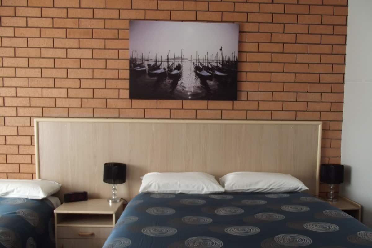 Desk, blackout curtains, iron/ironing board, free WiFi