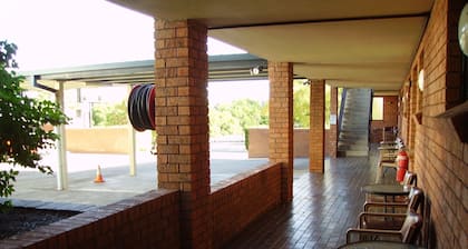 Centabrook Motor Inn