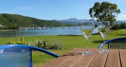 Bay Vista Waterfront Motel Picton