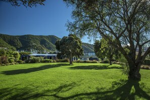 View from property - Bay Vista Waterfront Motel Picton (Picton)