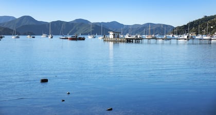 Bay Vista Waterfront Motel Picton