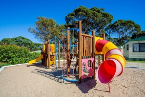 Children’s play area – outdoor