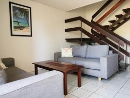 Twin 2 Bedroom Unit | Living area | 32-inch plasma TV with premium channels, TV