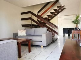 Twin 2 Bedroom Unit | 1 bedroom, iron/ironing board, free WiFi