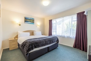 One Bedroom with Spa Bath | Pillowtop beds, blackout drapes, soundproofing, iron/ironing board - ASURE Prince Motor Lodge (Taupo)