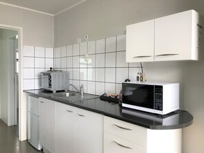 华丽客房, 1 间卧室 | 私人厨房 | 冰箱、微波炉、炉灶、茶具/咖啡用具