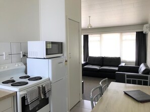 Standard Suite, 2 Bedrooms | Private kitchen | Fridge, microwave, stovetop, coffee/tea maker - Central Court Motel (Whangarei)
