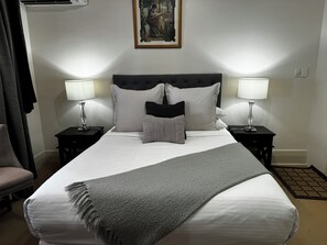 Garden View 1 Bedroom Suite | Egyptian cotton sheets, premium bedding, blackout drapes - Barossa House (Tanunda)