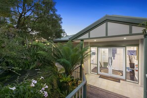 Interior entrance - Arthurs Views (Arthurs Seat)