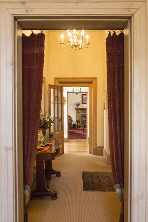 Lobby - The Racecourse Inn (Longford)