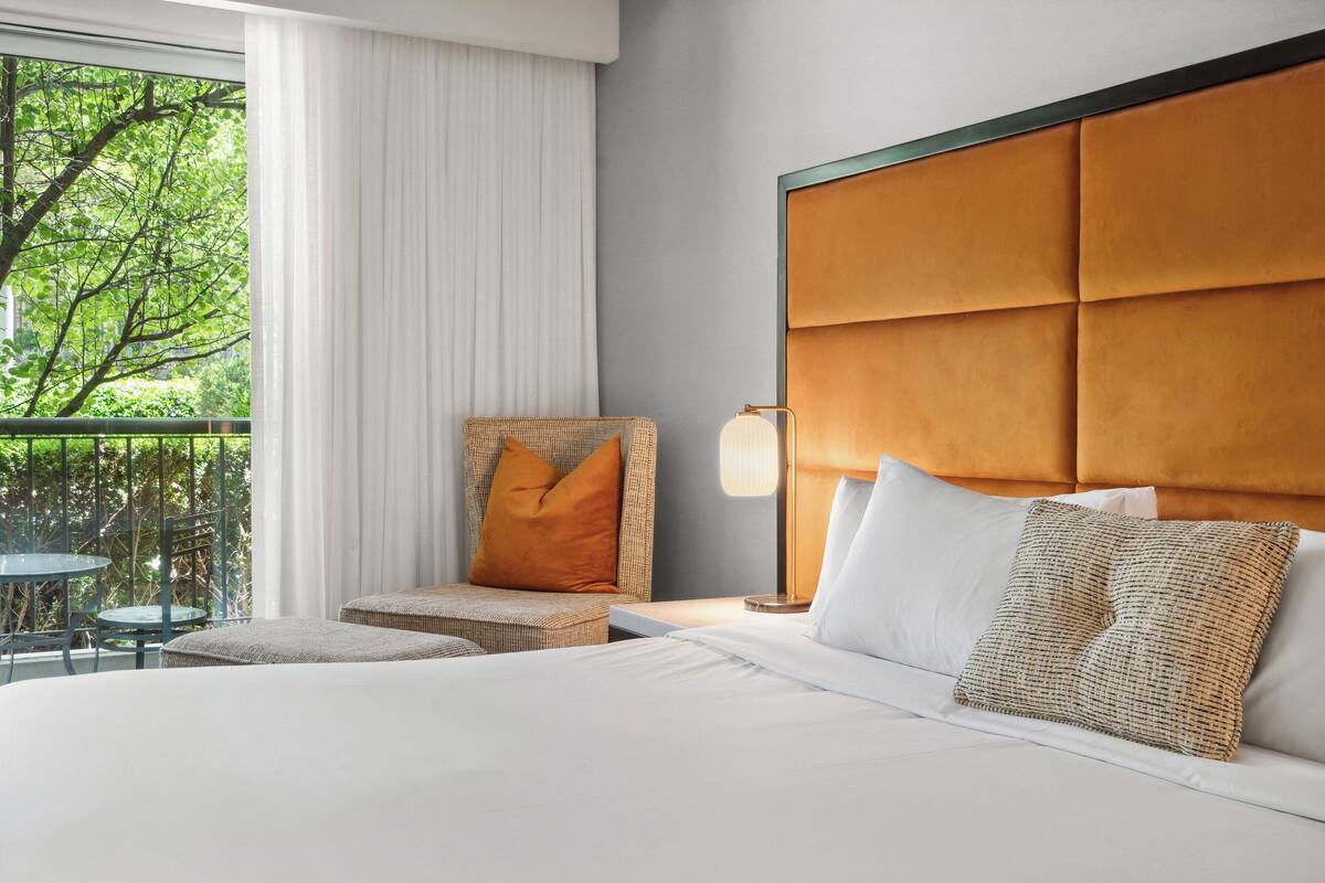 Premium bedding, desk, iron/ironing board, cots/infant beds