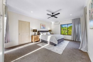 House | Egyptian cotton sheets, premium bedding, iron/ironing board, bed sheets - Whispering Valley Cottage Retreat (Witta)