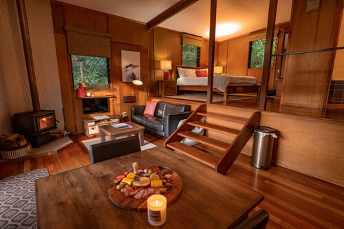 Whispering Valley Cottage Retreat