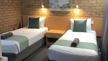 Chambre Standard avec lits jumeaux | Minibar, rideaux occultants, fer et planche Ă repasser, Wi-Fi gratuit