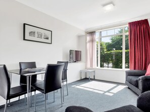 One Bedroom | Desk, blackout drapes, iron/ironing board, free WiFi - Matamata Central Motel (Matamata)