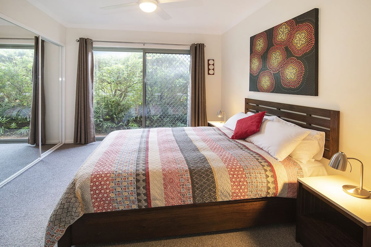 Villa 3 Bed 2 Bathroom (3 Queen Beds- Sleeps up to 6)