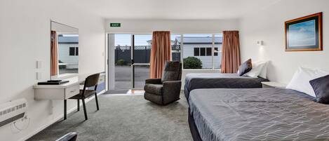 Twin Room | Desk, iron/ironing board, free WiFi, bed sheets