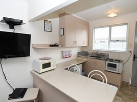Small 1 Bedroom Unit | Private kitchen | Mini-fridge, microwave, electric kettle, toaster
