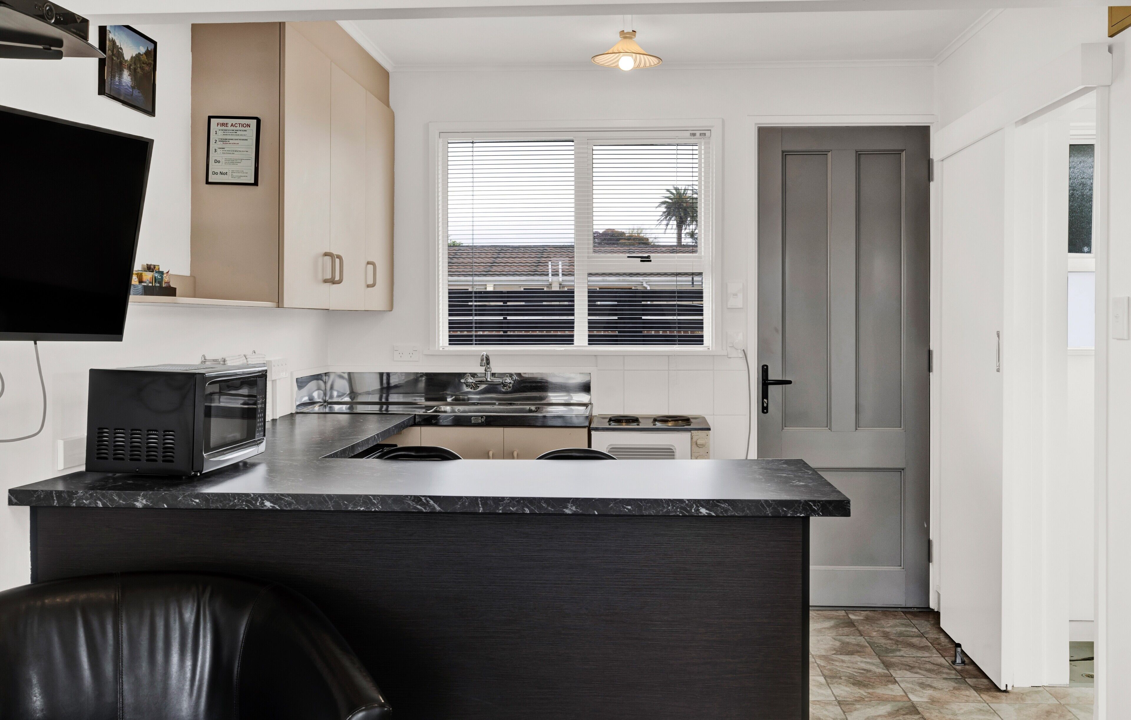 1 Bedroom Studio | Private kitchen | Mini-fridge, microwave, electric kettle, toaster