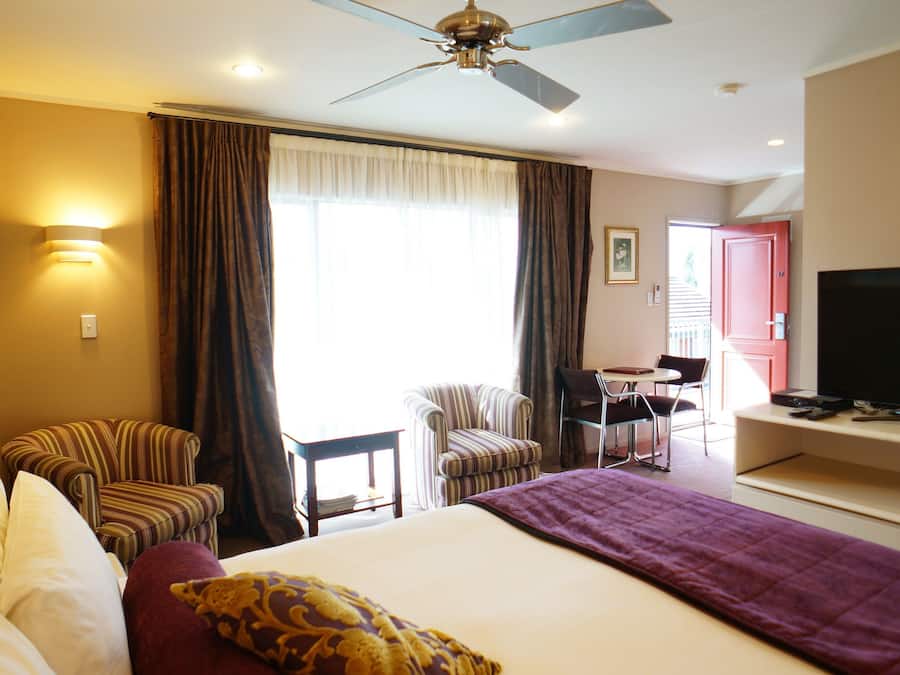 Upstairs Studio with Shower | Laptop workspace, blackout drapes, iron/ironing board, free WiFi