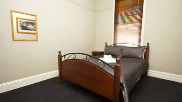 Standard Room, Non Smoking, Shared Bathroom (Double Room) | Rollaway beds, free WiFi