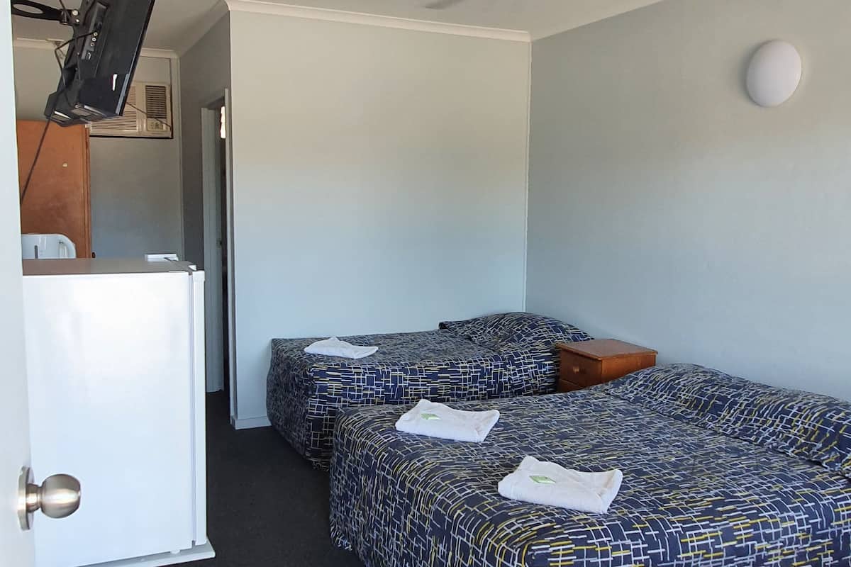 Standardzimmer (Queen Single) | Bügeleisen/Bügelbrett, Bettwäsche