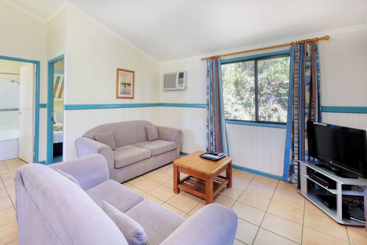 Suite Standard, 2 chambres, non-fumeur, cuisine (Spa Cabin) | Coin séjour