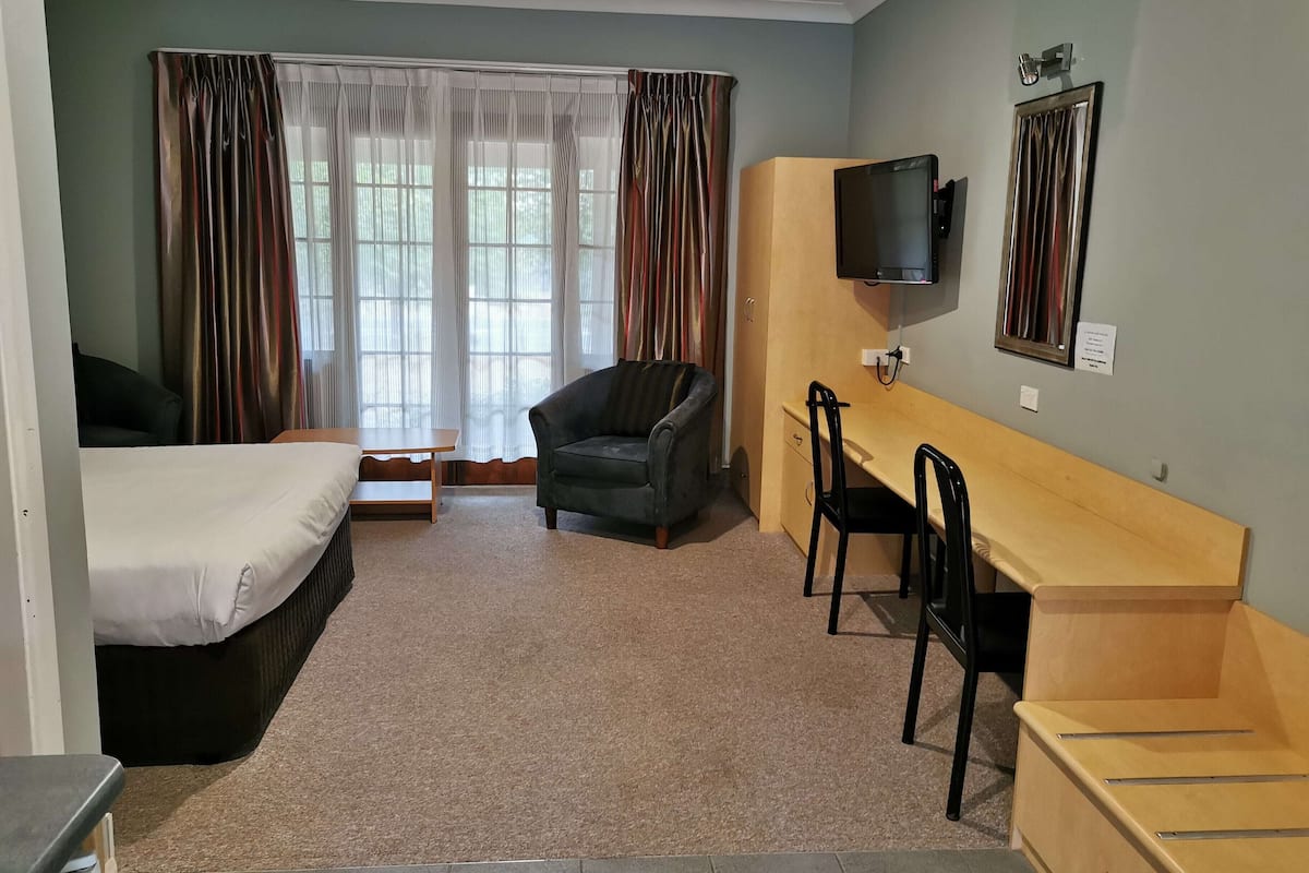 Desk, iron/ironing board, cots/infant beds, free WiFi