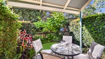2 Bedrooms | Terrace/patio