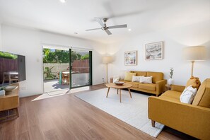 Superior Apartment, 3 Bedrooms | Living area