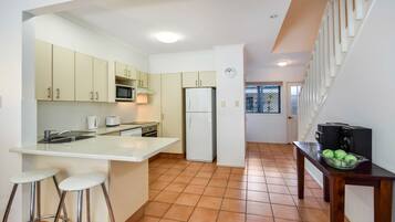 2 Bedrooms | Private kitchen | Full-sized fridge, microwave, oven, stovetop