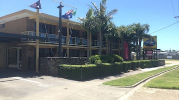 Fachada de la propiedad