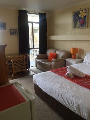 Habitación estándar | Minibar, escritorio, cortinas opacas y sistema de insonorización