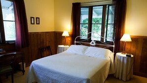 Room - Green Gables Bed and Breakfast (Tilba Tilba)