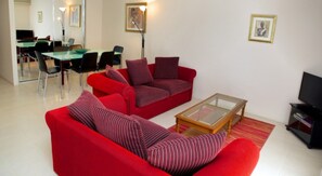 LED TV, table tennis - Grangewood Court (Broadbeach)