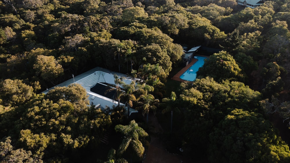 Yallingup Lodge Spa Retreat by null