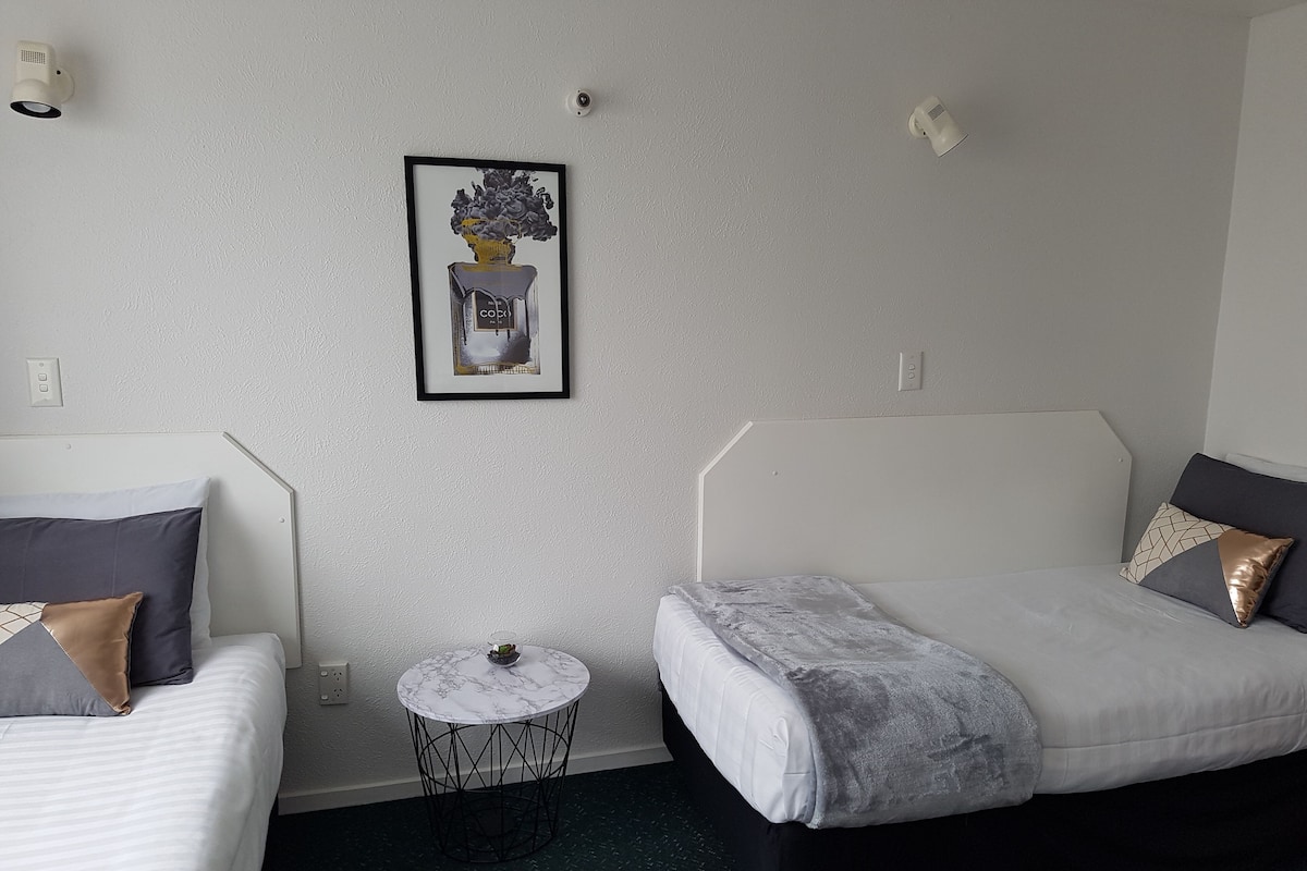 Iron/ironing board, free WiFi