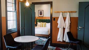 Executive Suite, 1 Queen Bed, Beach View