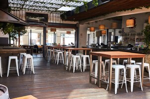 Beach nearby, 6 beach bars