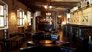 Breakfast, lunch, dinner served; beach views