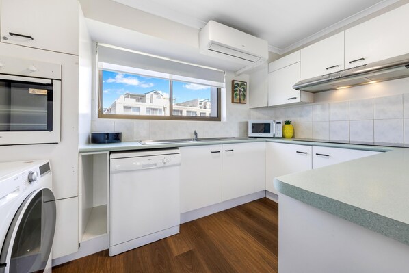 1 Bedroom Superior Apartment - Kalua Holiday Apartments (Maroochydore)
