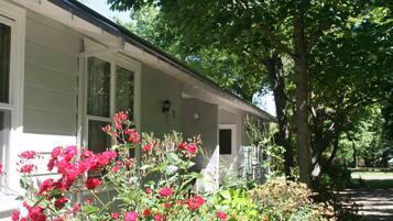 Standard-Suite, 1 Schlafzimmer, Nichtraucher, Kochnische (Unit 6) | Garten