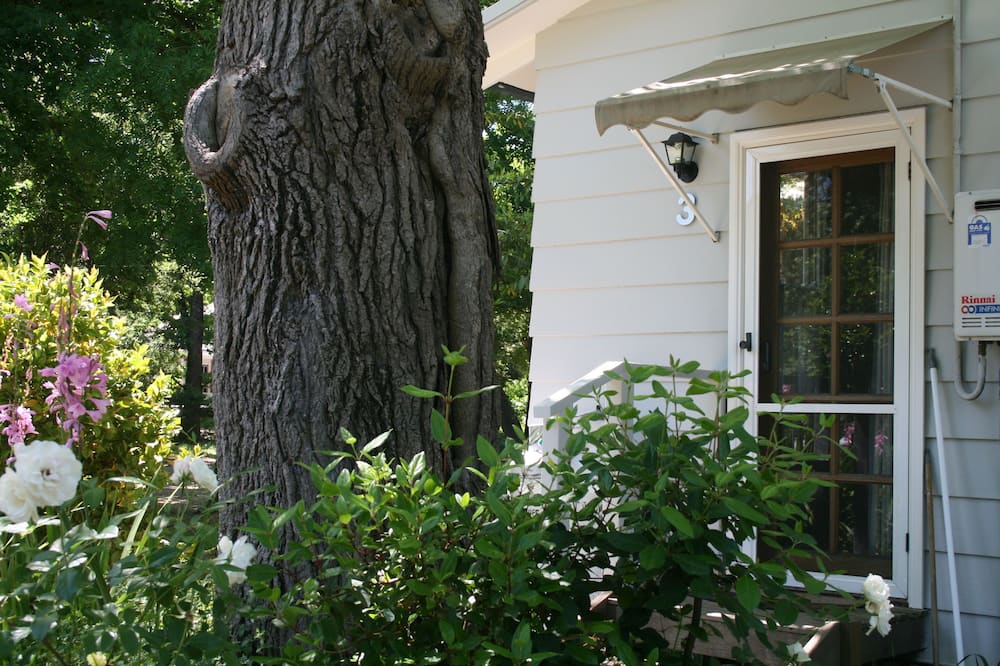 Elm Lodge