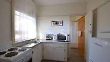 Standard-Suite, 2 Schlafzimmer, Nichtraucher, Küche (Unit 1) | Eigene Küche | Kühlschrank, Mikrowelle, Wasserkocher
