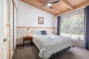 Apartemen Deluks, 2 kamar tidur, Bebas Asap Rokok, dapur (Deluxe Spa Cottage 2) | Wi-Fi gratis dan seprai linen